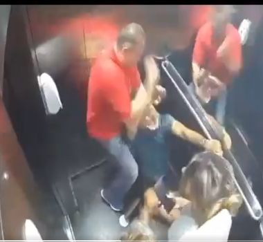 Imagem - Vídeo: policial agride vizinho idoso dentro de elevador no Mato Grosso