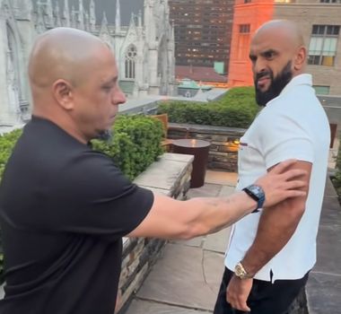 Imagem - Roberto Carlos viraliza ao lado do segurança de Messi e diverte internautas nas redes sociais