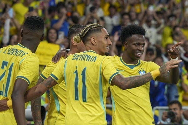 Brasil começa a caminhada pelo hexa - 