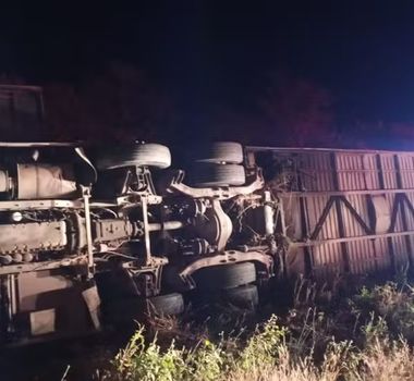 Imagem - Acidente grave com ônibus de estudantes deixa sete mortos e dezenas de feridos no Ceará