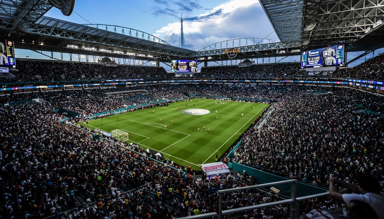 Equipes se enfrentam no Miami Stadium - 
