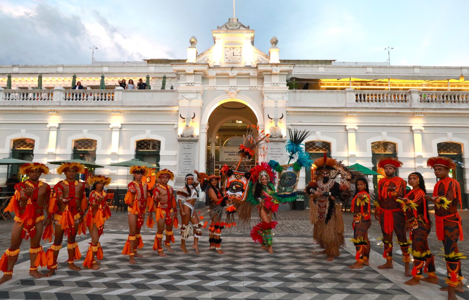 Nação Tucano e Nação Gavião se unem em um espetáculo inédito que marca o primeiro Festival de Toadas do Arraial de Belém.