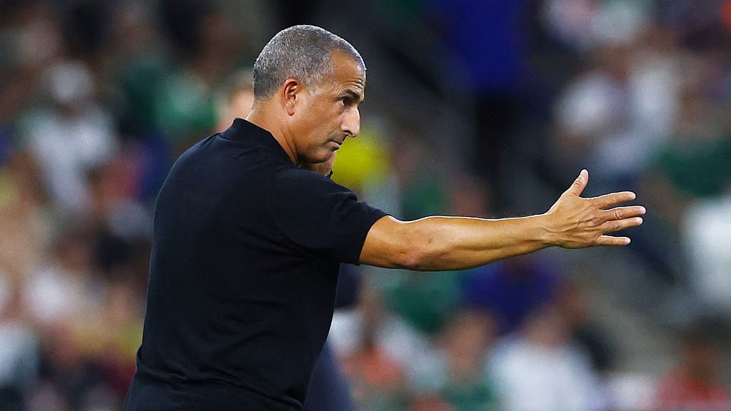 Imagem - Tunísia demite técnico após goleada para a Suécia na estreia da Copa do Mundo, diz jornalista