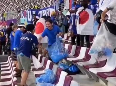 Torcida japonesa limpa estádio nos EUA após jogão contra a Holanda