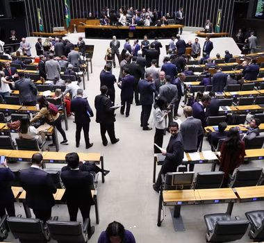 Imagem - Governo retira urgência de projeto sobre fim da escala 6x1 para destravar votações
