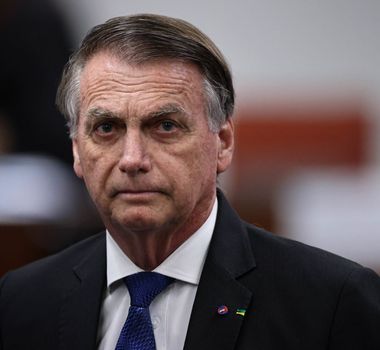 Imagem - Moraes dá 24 horas para Bolsonaro explicar posse de arma em regime domiciliar
