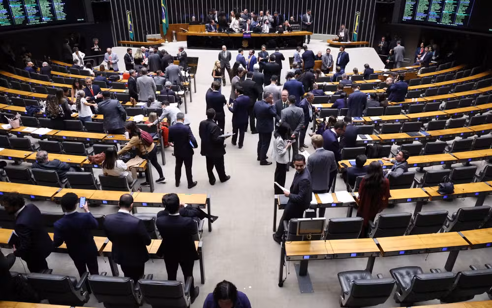 Imagem - Governo retira urgência de projeto sobre fim da escala 6x1 para destravar votações