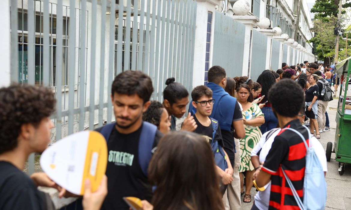 Guia de Recolhimento da União (GRU) tem valor de R$ 85

