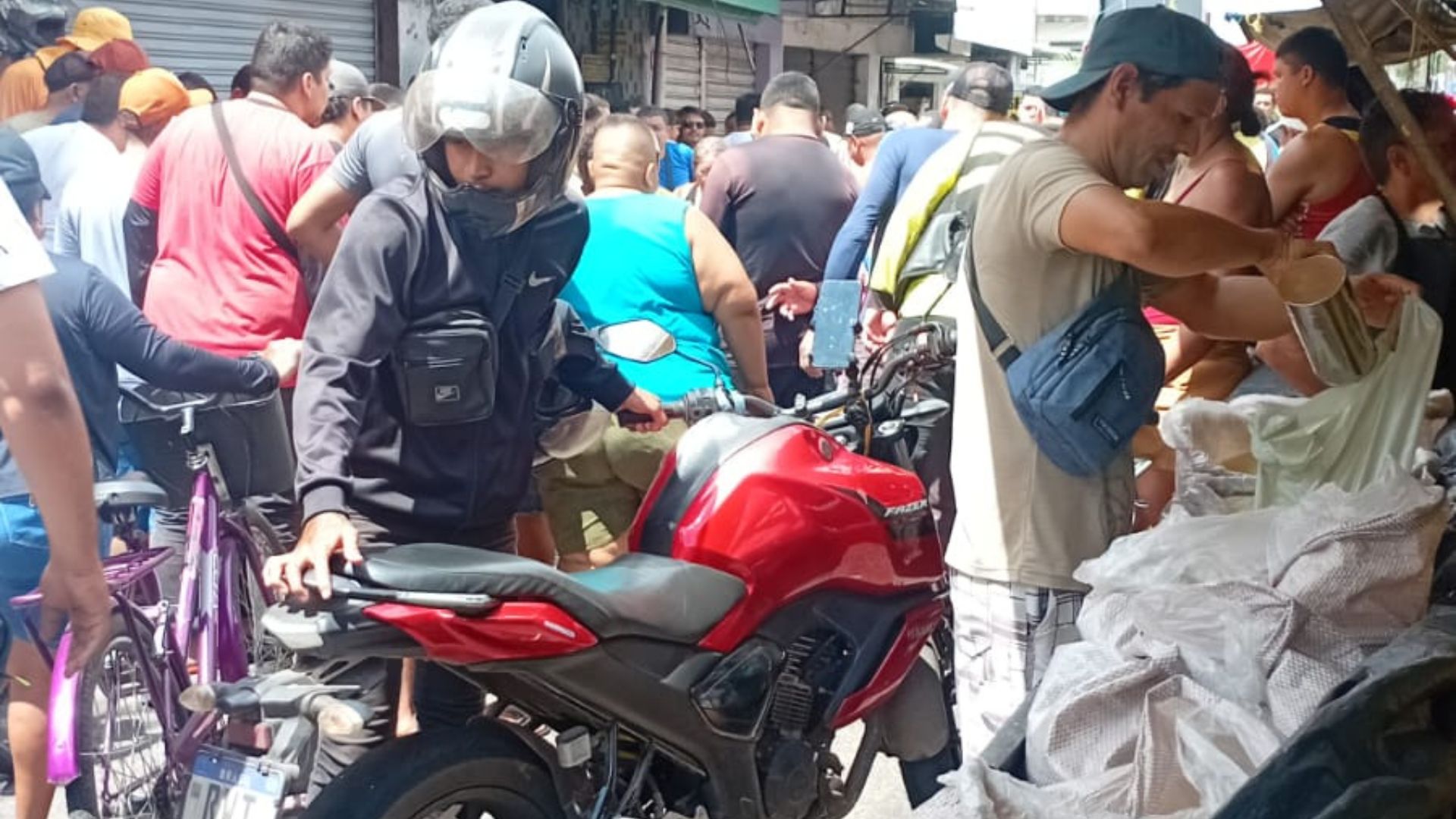Homem é morto a tiros em feira de Icoaraci