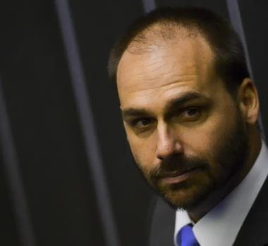 Imagem - Eduardo Bolsonaro diz que Moraes 'não tem coragem' de enfrentar Trump