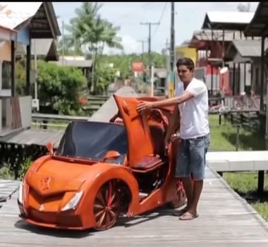 Imagem - Vídeo: Morador de Afuá constrói Ferrari de madeira em cidade sem carros