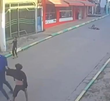 Imagem - Vídeo mostra tentativa de levar criança para carro em Guaianases