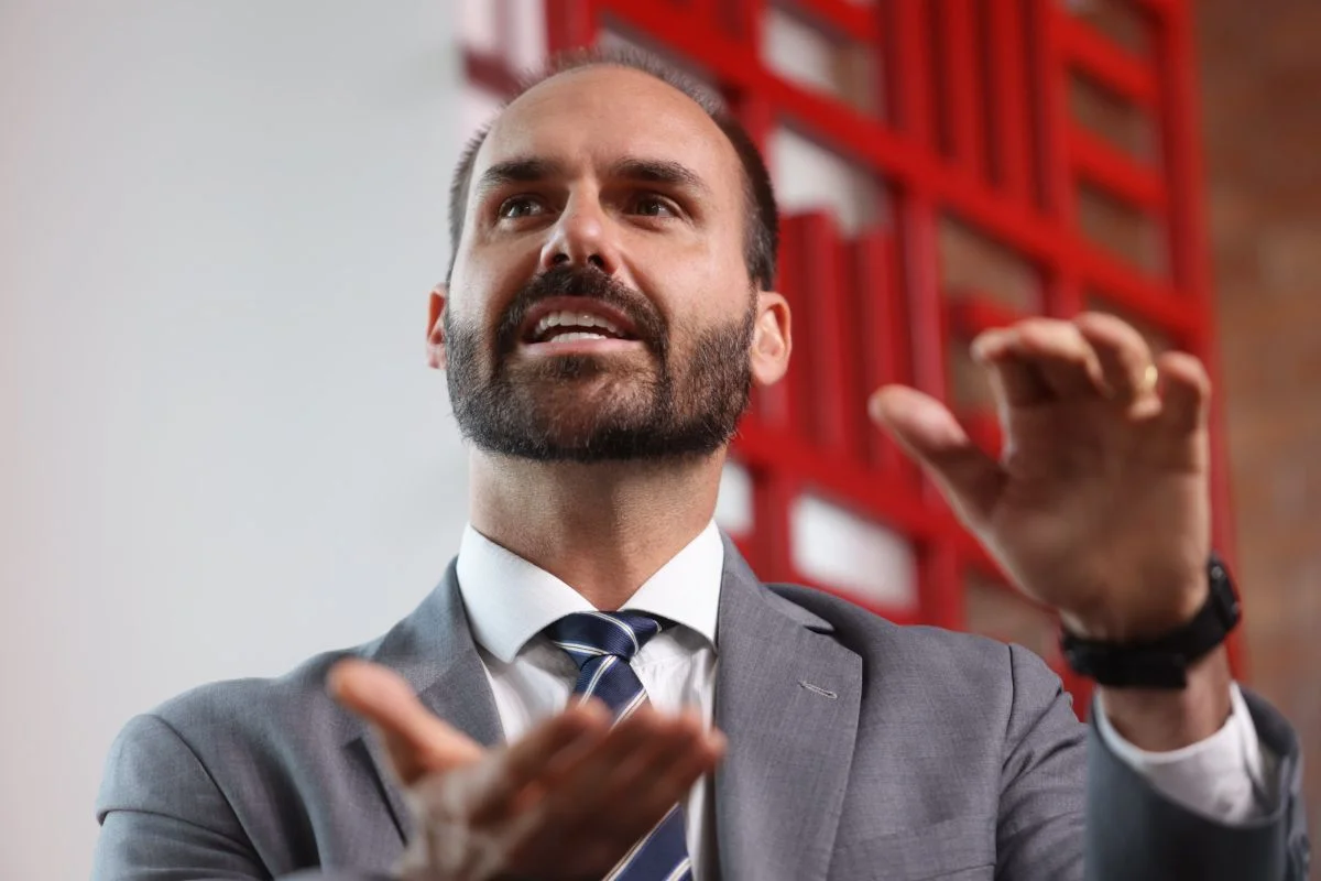 Ex-deputado recorreu às redes sociais para criticar decisão da Corte e defender aplicação da Lei Magnitsky contra o ministro.
