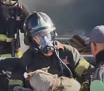 Imagem - Bombeiros resgatam dono de oficina e cachorro em incêndio em Franca (SP)