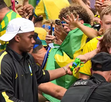 Imagem - Festa da torcida marca chegada da Seleção à Filadélfia; Neymar fica em Nova Jersey