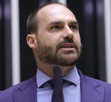 Imagem - EUA classificam condenação de Eduardo Bolsonaro como “perseguição” e “manipulação jurídica”