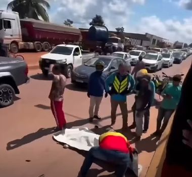 Imagem - Marido entra em desespero ao reconhecer corpo de esposa morta em acidente em Itaituba