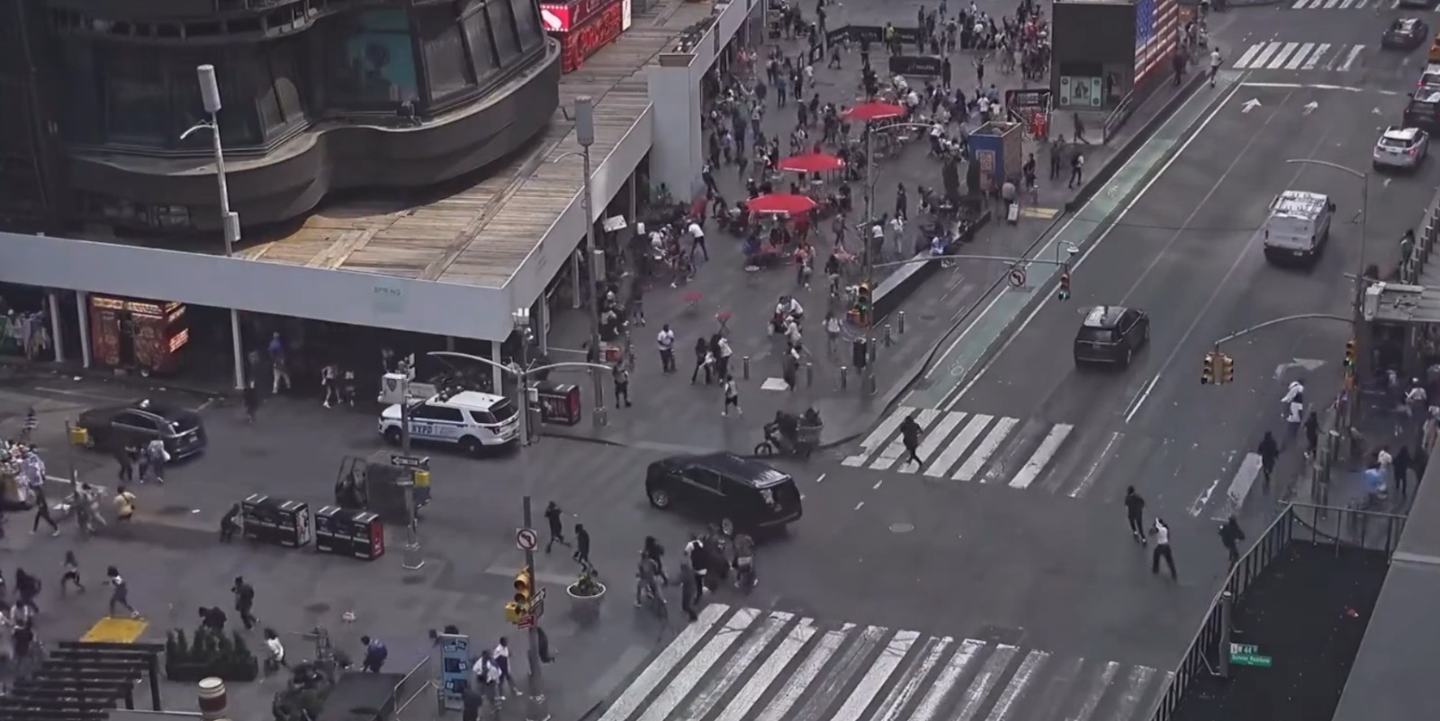 Imagem - Tiros causam pânico e correria na Times Square, em Nova York