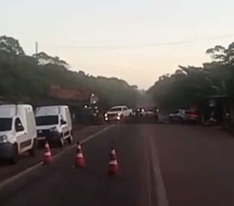 Imagem - Moradores fecham Alça Viária em protesto e denunciam abandono de comunidade rural em Bujaru