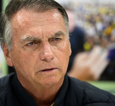 Imagem - Moraes determina depoimento presencial de Bolsonaro em inquérito sobre pistola