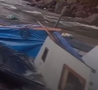 Imagem - Naufrágio no rio Iriri destrói carga de embarcação no Pará