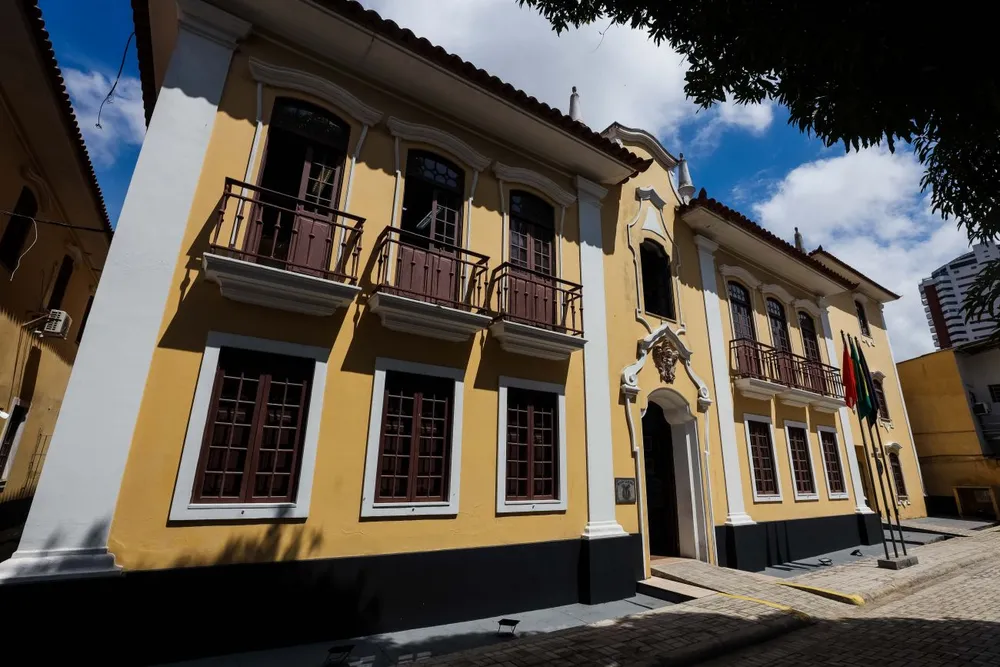 Fundação e Instituto Carlos Gomes, em Belém.