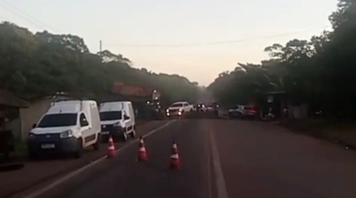 Moradores fecham Alça Viária em protesto e denunciam abandono de comunidade rural em Bujaru