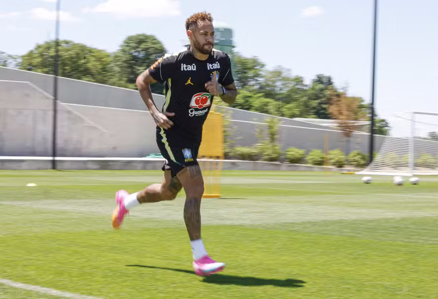 (O atacante da Seleção Brasileira Neymar Jr.)