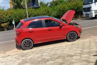 Imagem - Agentes do Detran apreendem carro com placa clonada em Salinópolis