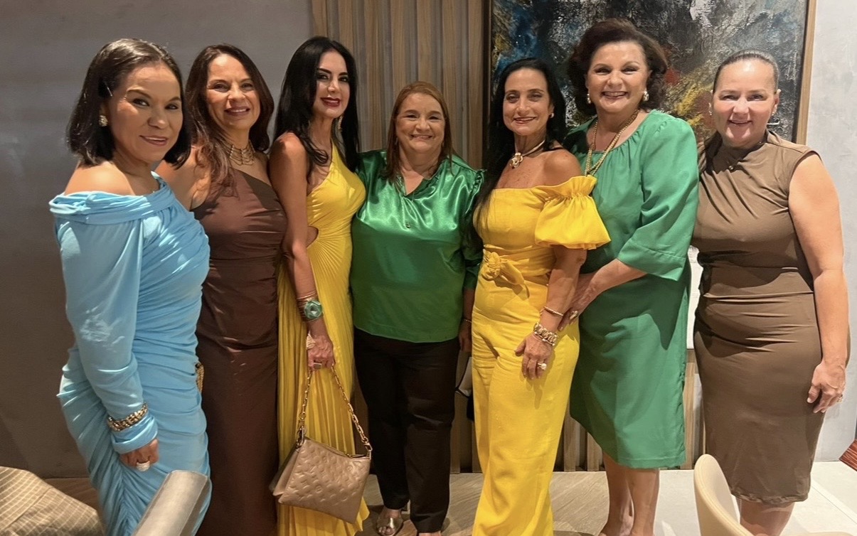Julita Tofolo com as amigas, Silvia Bezerra, Simone França, Fadia Freire, Gilvana Gonçalves, Telma Guerreiro e Sue Ann