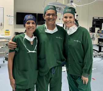 Imagem - Médicos brasileiros separam gêmeas unidas pela cabeça após 40 horas de cirurgia