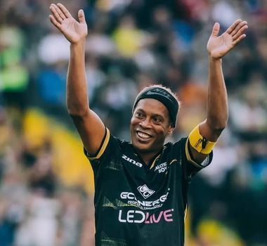 Imagem - Aos 46 anos, Ronaldinho Gaúcho surpreende o mundo e assina contrato com clube italiano