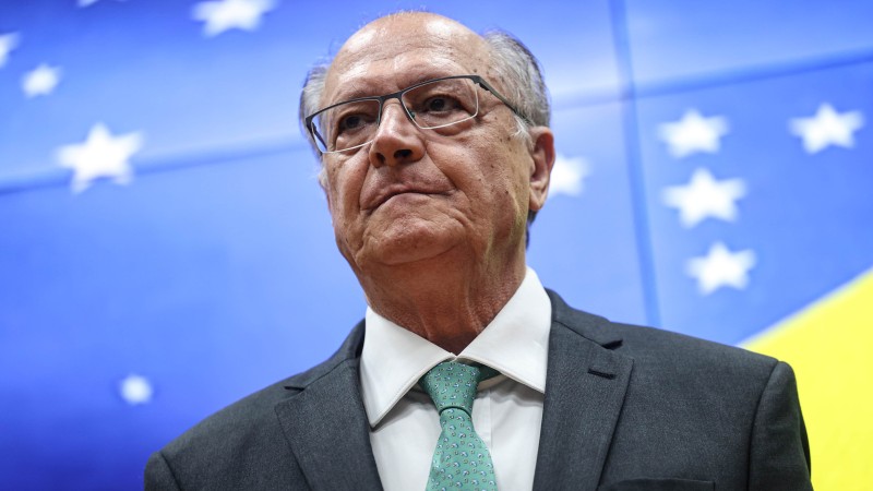 Governo vai aumentar mistura de etanol na gasolina para 32%

