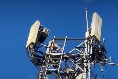 Imagem - Bombeiros resgatam homem que estava no alto de torre em Moju, no Pará