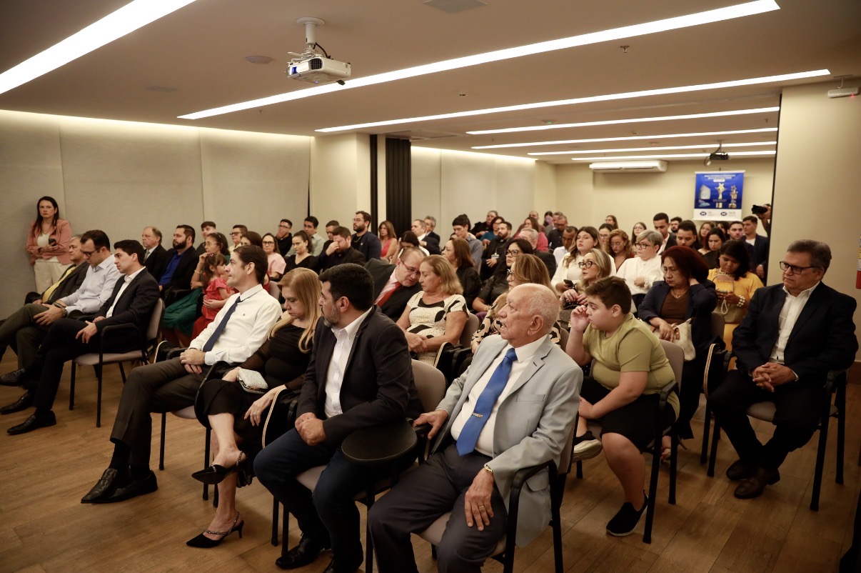 A premiação homenageará profissionais e instituições de ensino que se destacam por suas contribuições para o desenvolvimento da Administração, da gestão e da formação de novos talentos