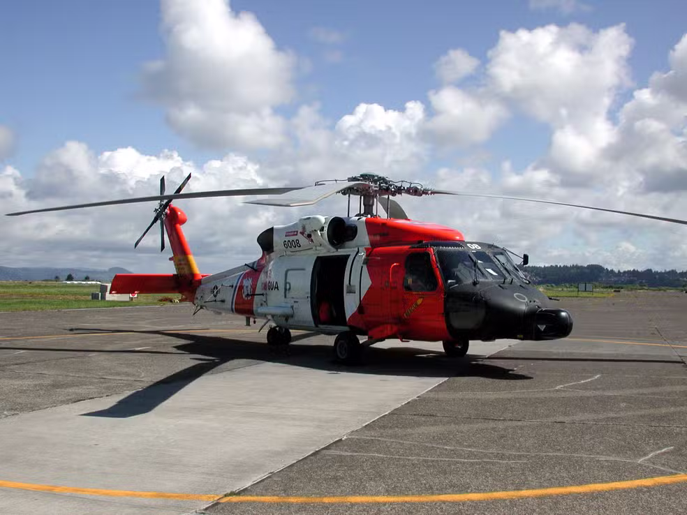 Acidente com aeronave MH-60 Jayhawk ocorreu em Sitka; autoridades ainda não informaram vítimas ou causas.