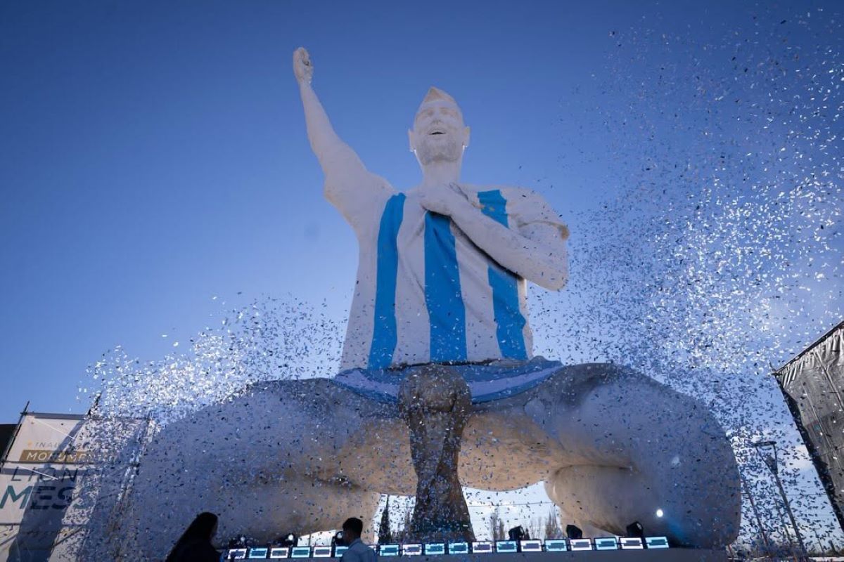 Estátua de Messi