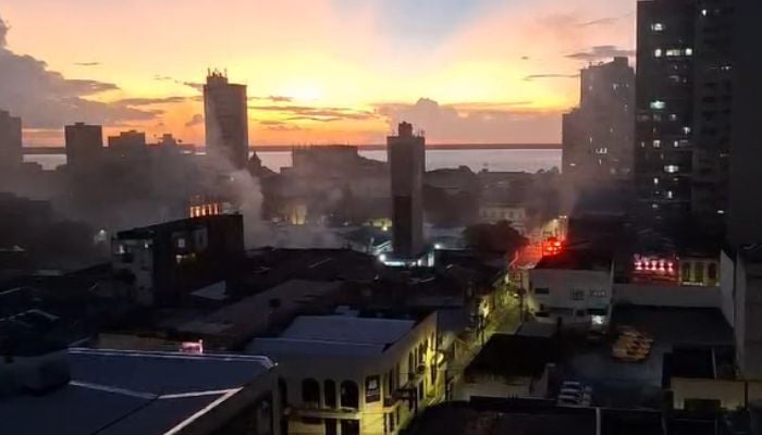 Imagem - Incêndio no Largo da Palmeira mobiliza bombeiros no bairro da Campina, em Belém