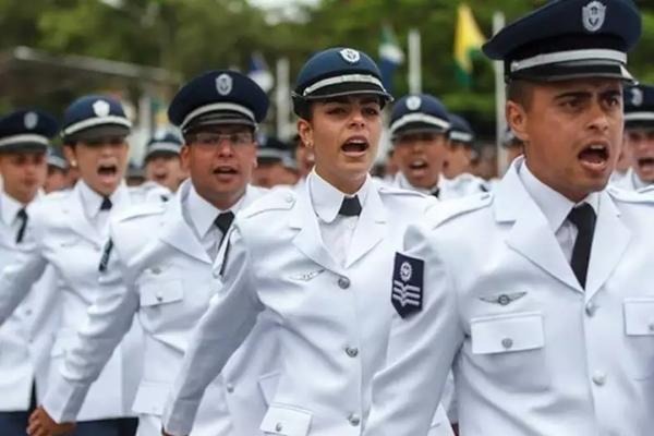 Processos seletivos do IBGE, Aeronáutica e Instituto Militar de Engenharia recebem inscrições até julho para candidatos de níveis médio e superior