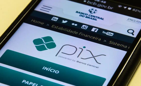 Pix por aproximação passa a mostrar saldo antes do pagamento