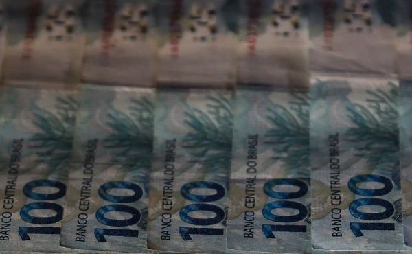 Empresários da indústria elegem corte de impostos e equilíbrio de contas como prioridades até 2030