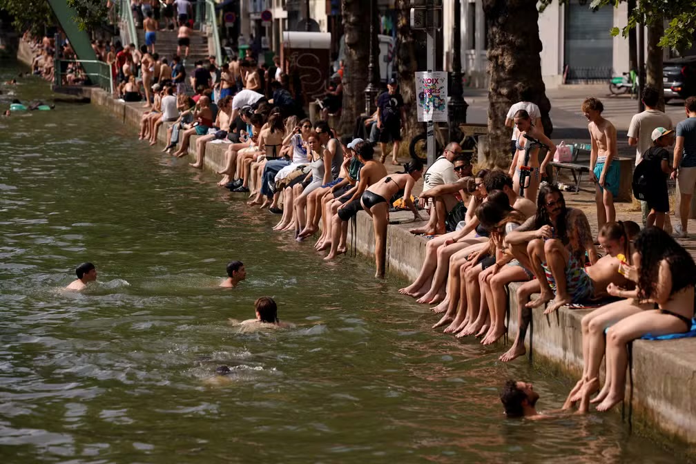 Autoridades alertam para os riscos de nadar em rios, canais e áreas não autorizadas durante o período de temperaturas recordes na Europa

