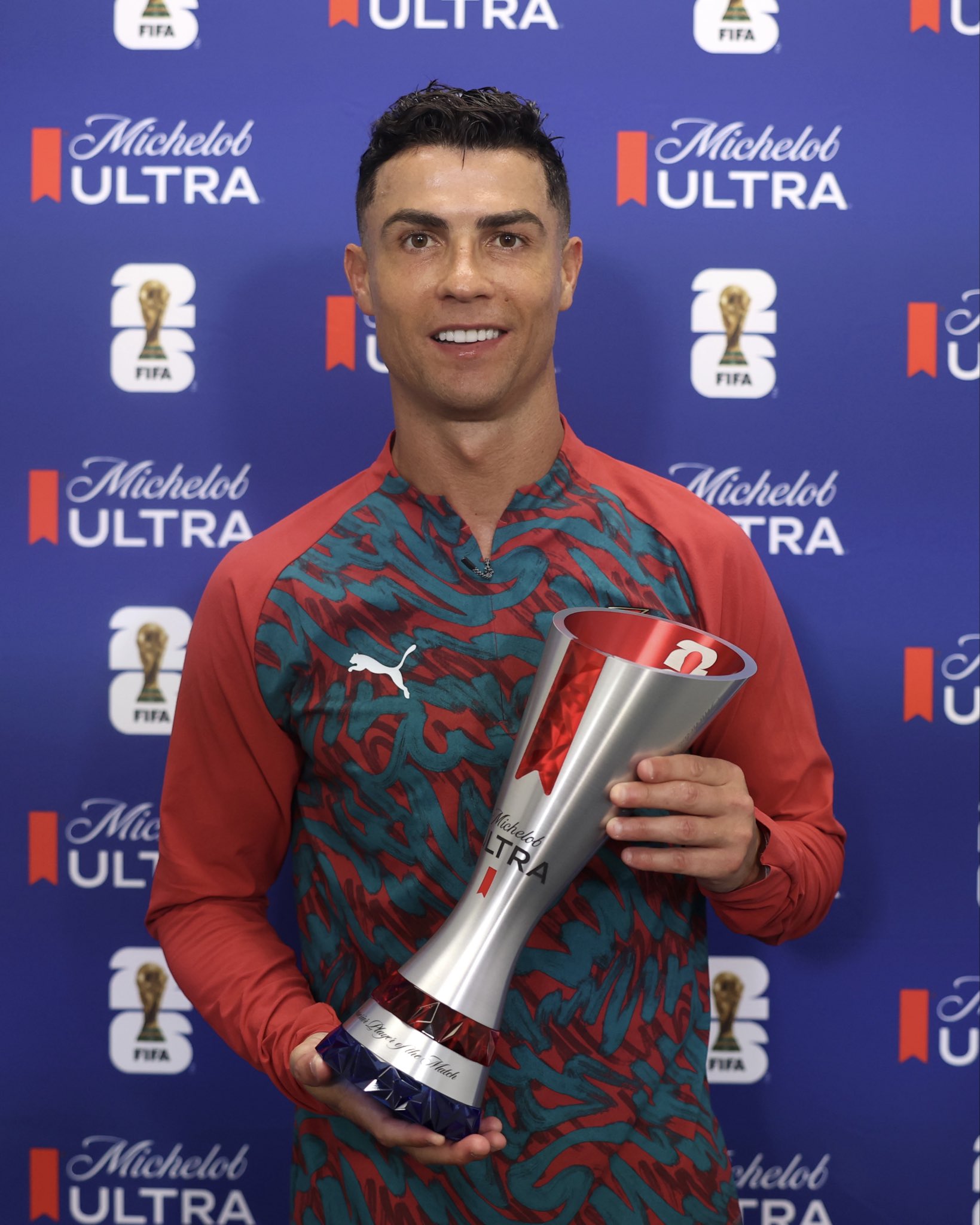 Imagem - Cristiano Ronaldo emplaca vários feitos com 'doblete' contra Uzbequstão