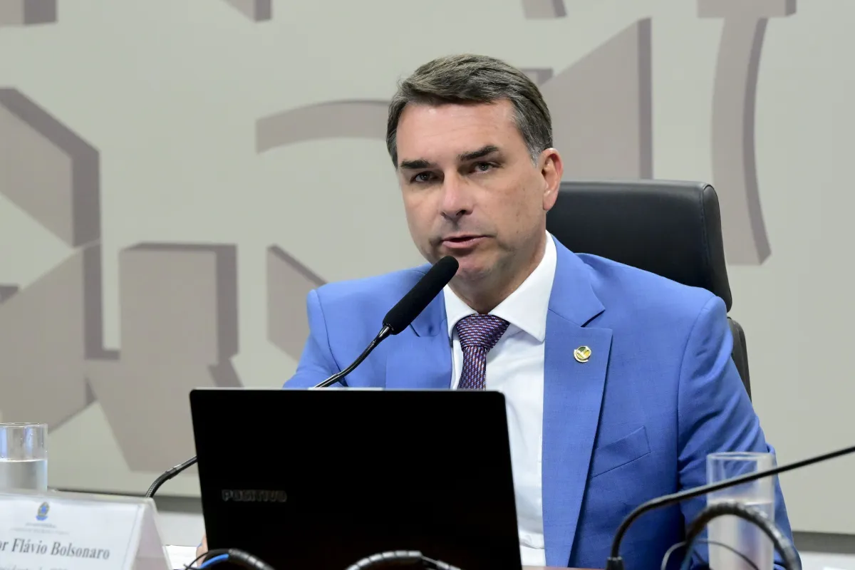 Senador quer defender suspensão das tarifas e argumentar contra medidas que atingem o Pix