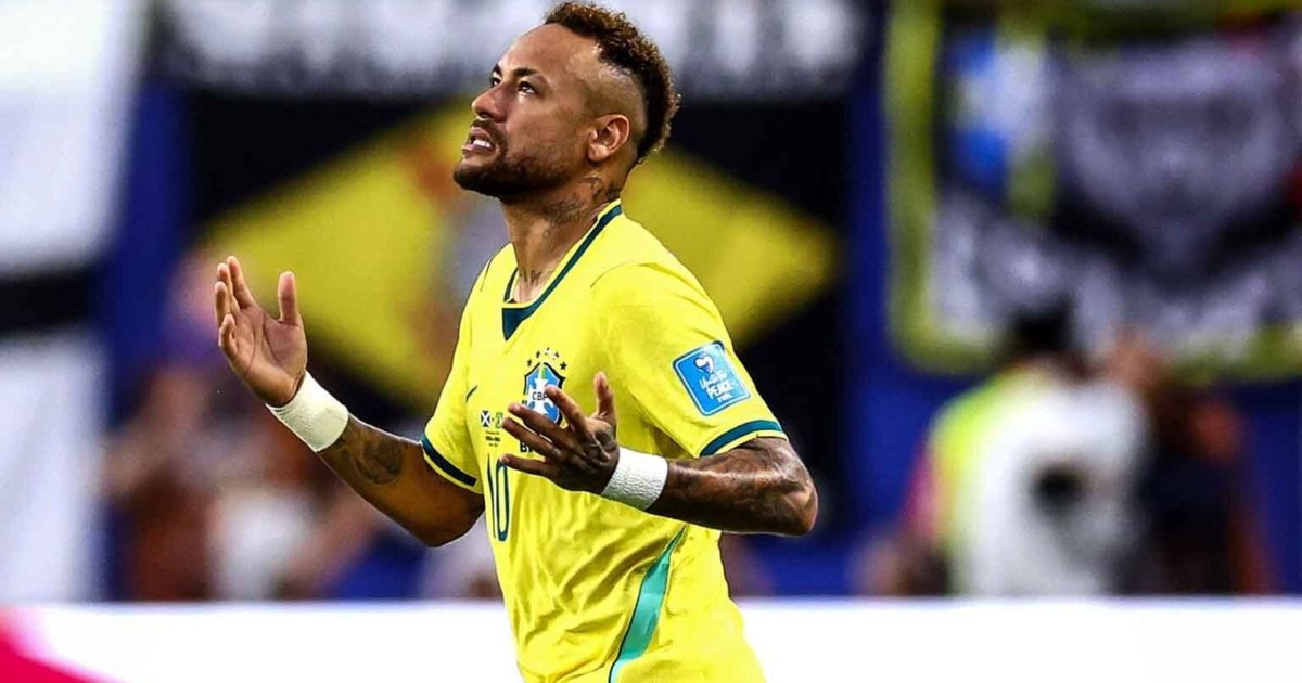 Neymar entrando em campo