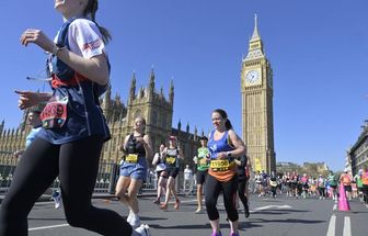 Corredor morre após exaustão por calor em meia maratona em Londres