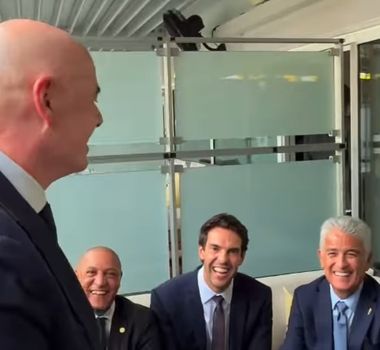 Imagem - Presidente da FIFA posta vídeo com lendas do pentacampeonato e diz estar “em boa companhia”