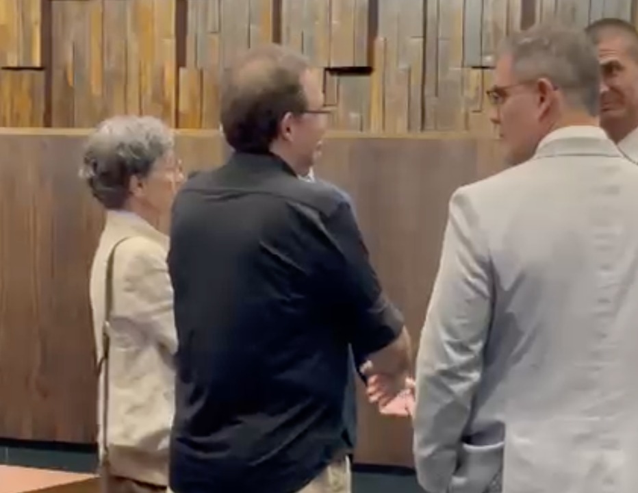 Imagem - Juliano Cazarré e Cássia Kis visitam a Alerj e se reúnem com deputados do PL