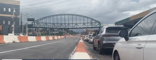 Estrutura remanescente sobre a avenida Júlio César será retirada até o fim de junho