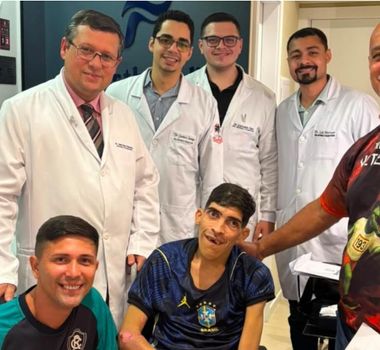 Imagem - Médico do Remo atende torcedor símbolo do Paysandu, Pampam